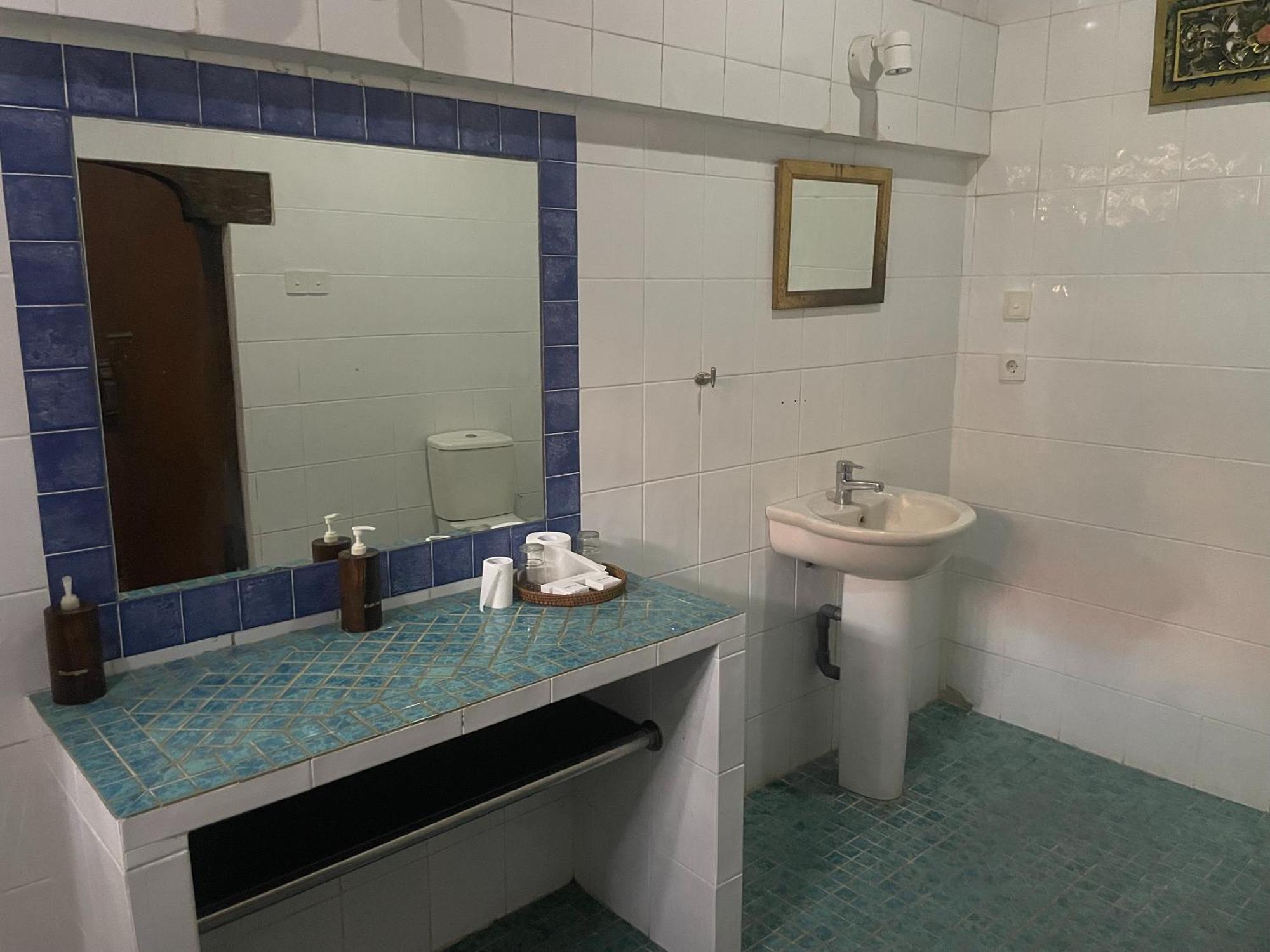 Hotel Graha Madesimon Ketewel Exteriér fotografie